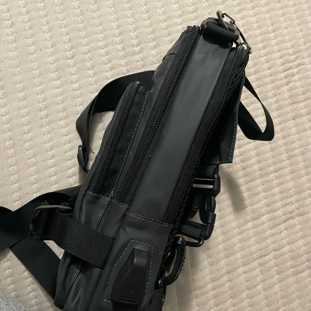 Euc black shoulder or cross body travel bag - Picture 7 of 8